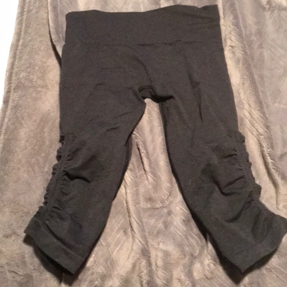 Lululemon Athletica cropped legging